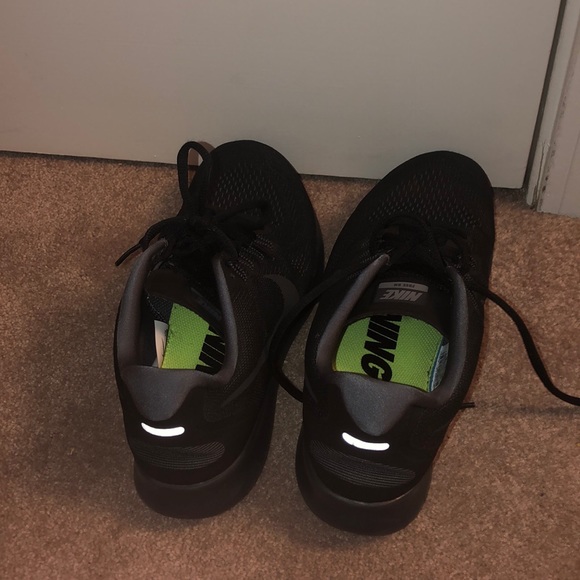 Nike free runs - Picture 3 of 5